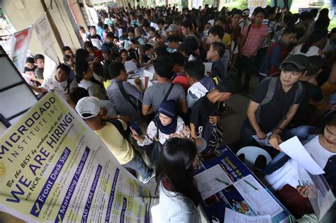 DOLE: Over 125,000 jobs in Independence Day fairs .